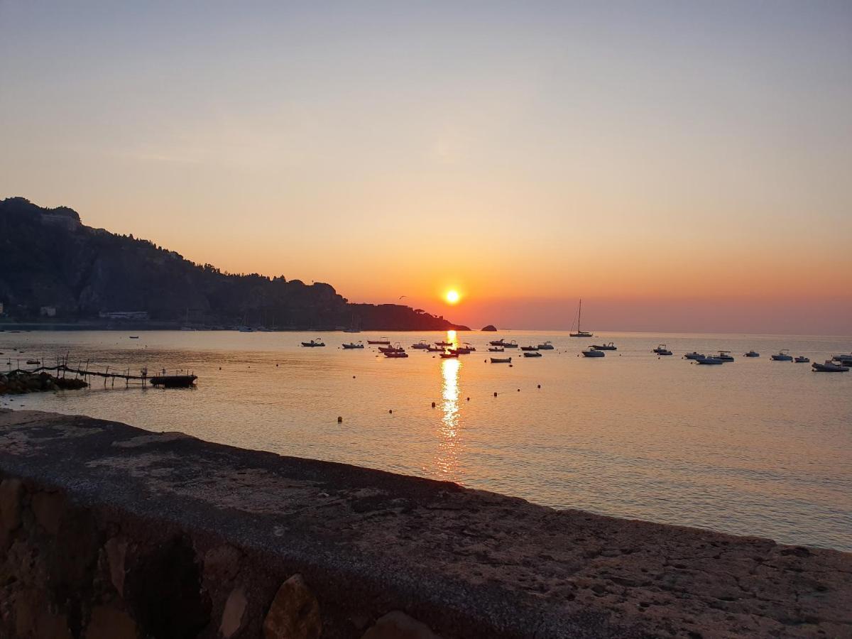 Tony & Doris Home Giardini Naxos Luaran gambar